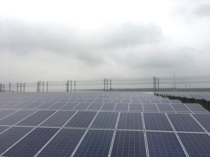 Ban Kinh tế - Ngân sách HĐND tỉnh khảo sát dự án điện năng lượng mặt trời trên hồ Dầu tiếng